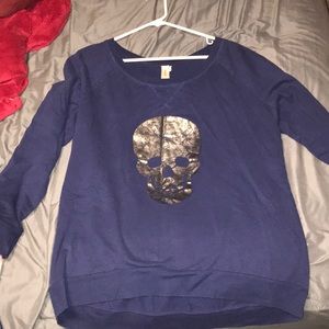Long sleeve skull graphic